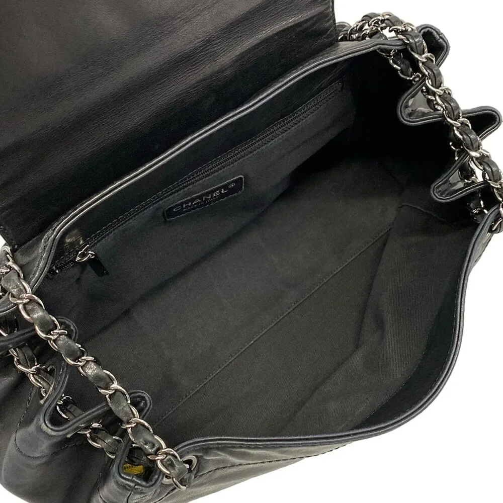 CHANEL shoulder bag